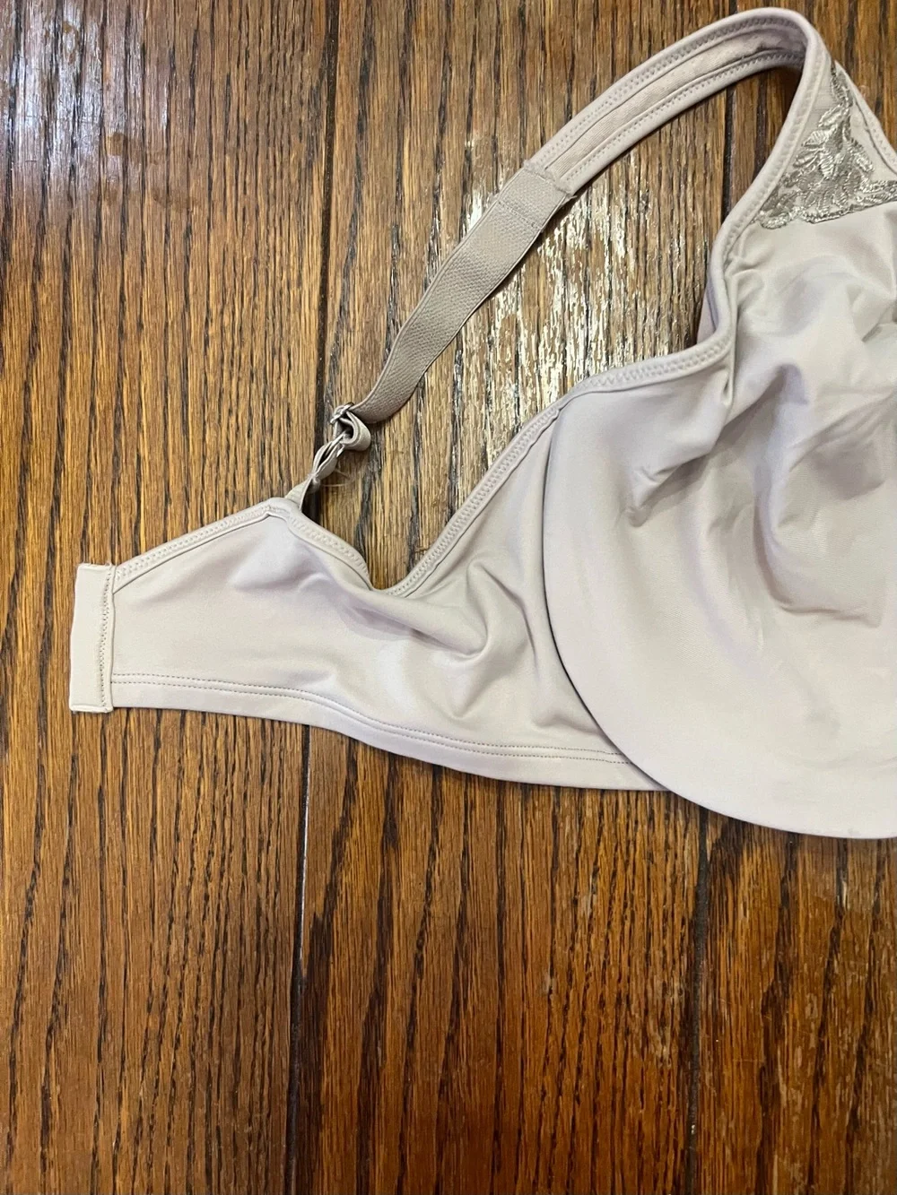 bali passion for comfort minimizer underwire bra 40DDD beige